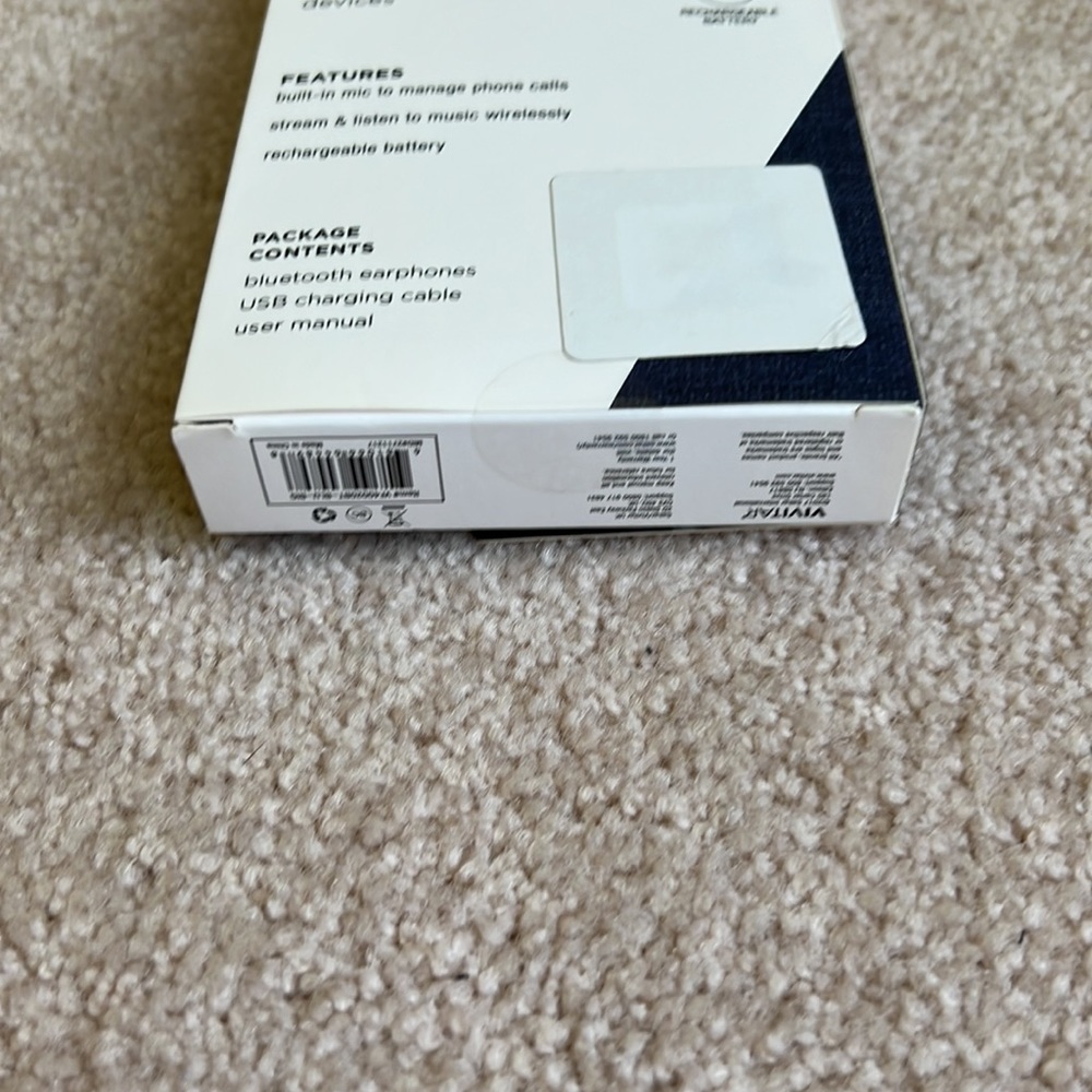 🌟Host Pick🌟 Vivitar Navy Blue Bluetooth Earphones - Picture 7 of 8